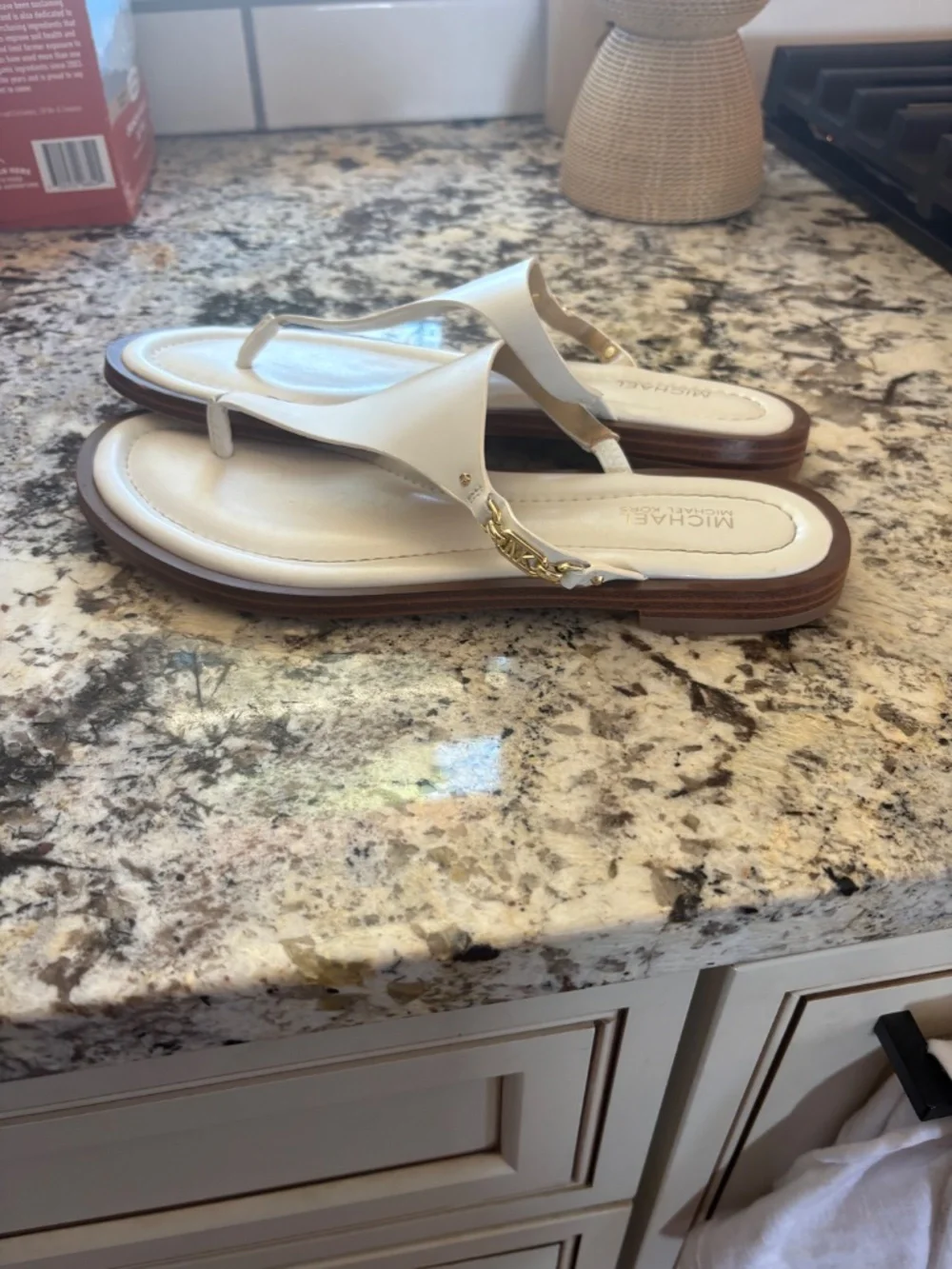 MICHAEL Michael Kors White Leather Thong Sandals Gold Logo Size 8M